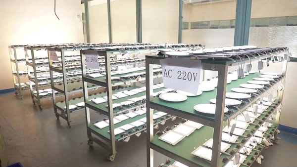 China Supplier Surface Mount LED Exterior Lighting 6W 18W 24W Panel Lights