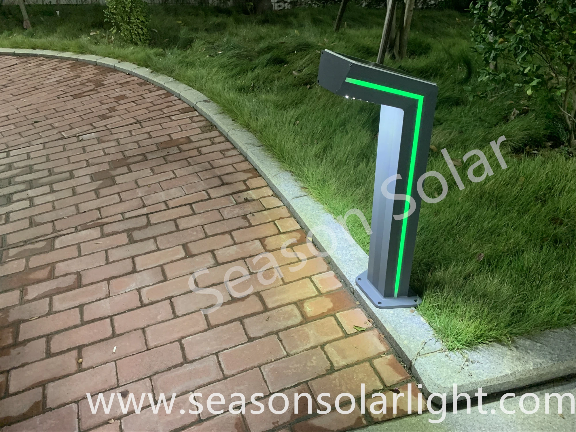 Factory LED Lighting Ce Garden Solar Outdoor Light for Garden Lighting with LED Green Light