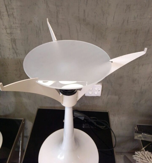 Very Contemporary Aluminium White Desk Table Lamp Lighting for Hotel Bedside Reading