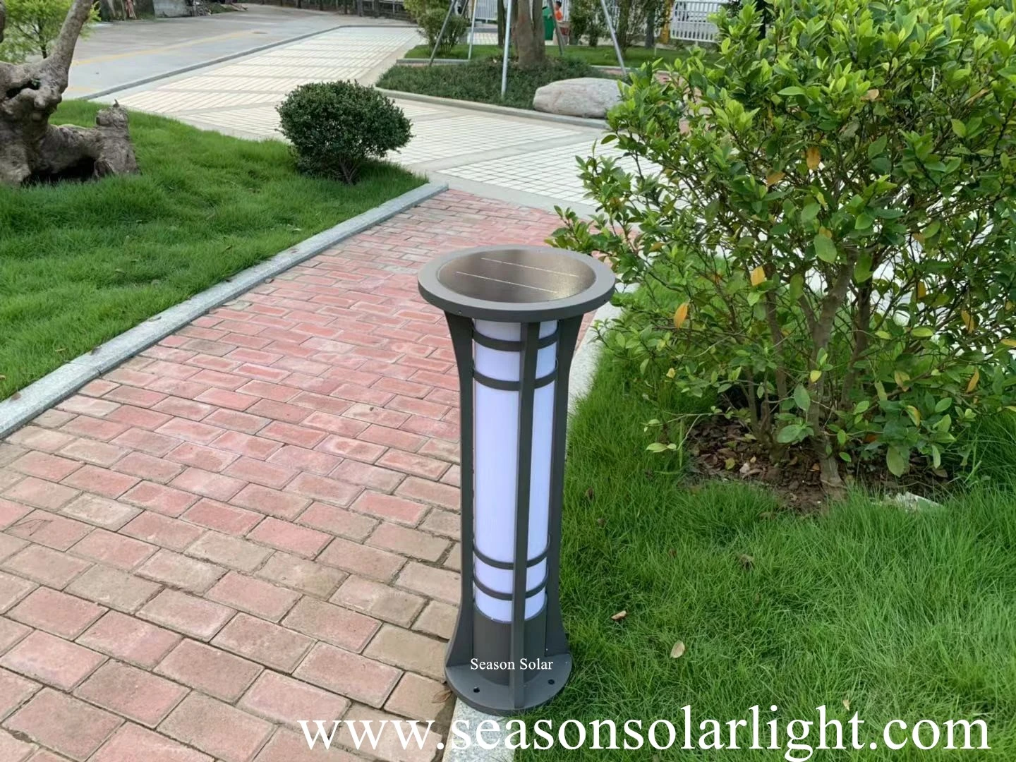 Factory LED Lighting Ce Solar Outdoor Lighting Garden Passage Lighting 5W Solar Panel Decorative Lighting