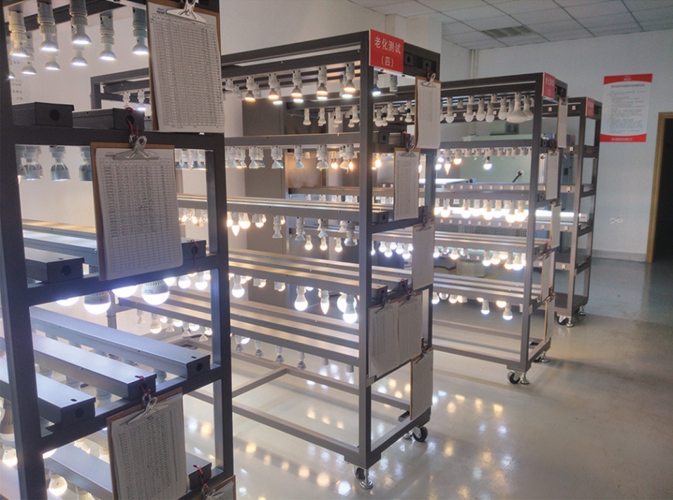 120 degree 5W 3000K narrow beam LED spotlight