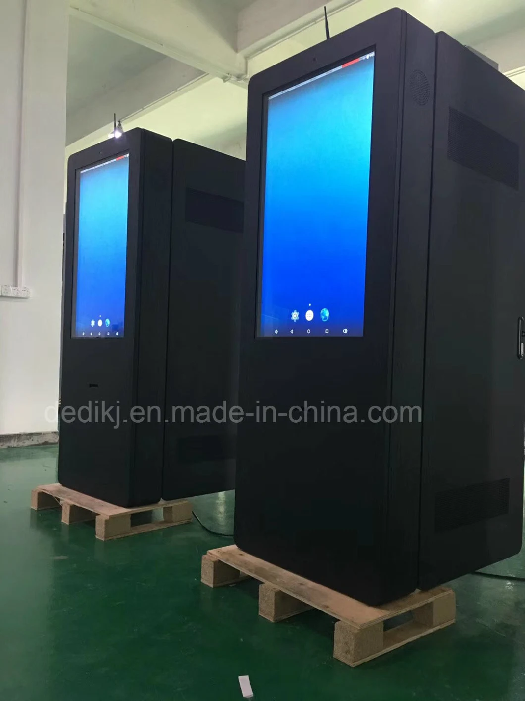 Dedi IP65 Floor Stand Digital Signage Full HD Outdoor LCD Screen, Free Standing Outdoor Digital Signage